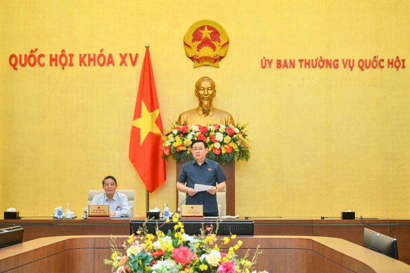 Chủ tịch Quốc hội Vương Đình Huệ kết luận phiên họp