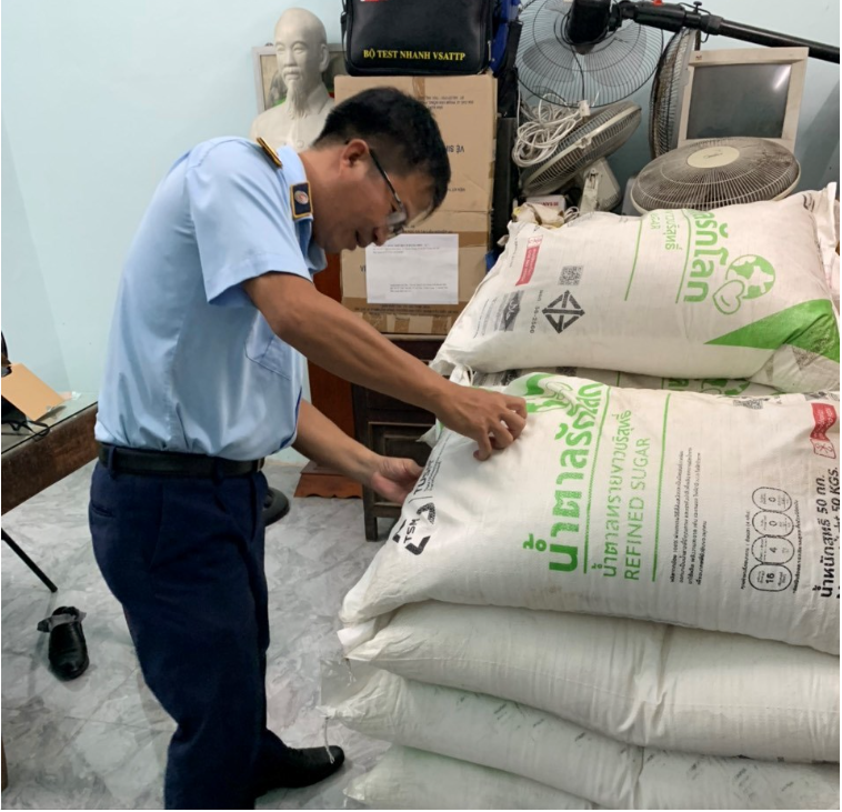 Khánh Hòa: Xử phạt một cơ sở kinh doanh đường cát nhập lậu