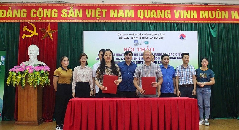Lãnh đạo Sở Văn hóa, Thể thao và Du lịch, UBND huyện Trùng Khánh ký kết kế hoạch phối hợp triển khai hoạt động du lịch trên địa bàn