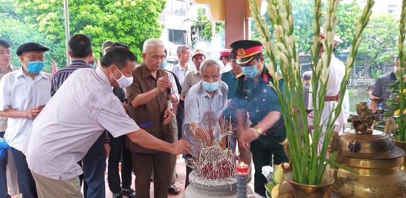 Đảng ủy, UBND phường Phúc La gặp mặt gia đình chính sách, người có công nhân dịp kỷ niệm 75 năm Ngày Thương binh - Liệt sỹ