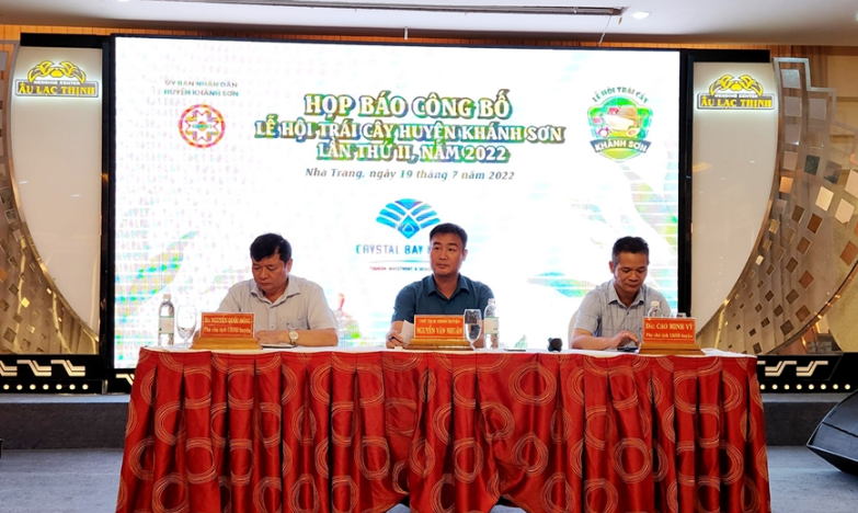 BND huyện Khánh Sơn tổ chức họp báo giới thiệu lễ hội trái cây Khánh Sơn lần 2.