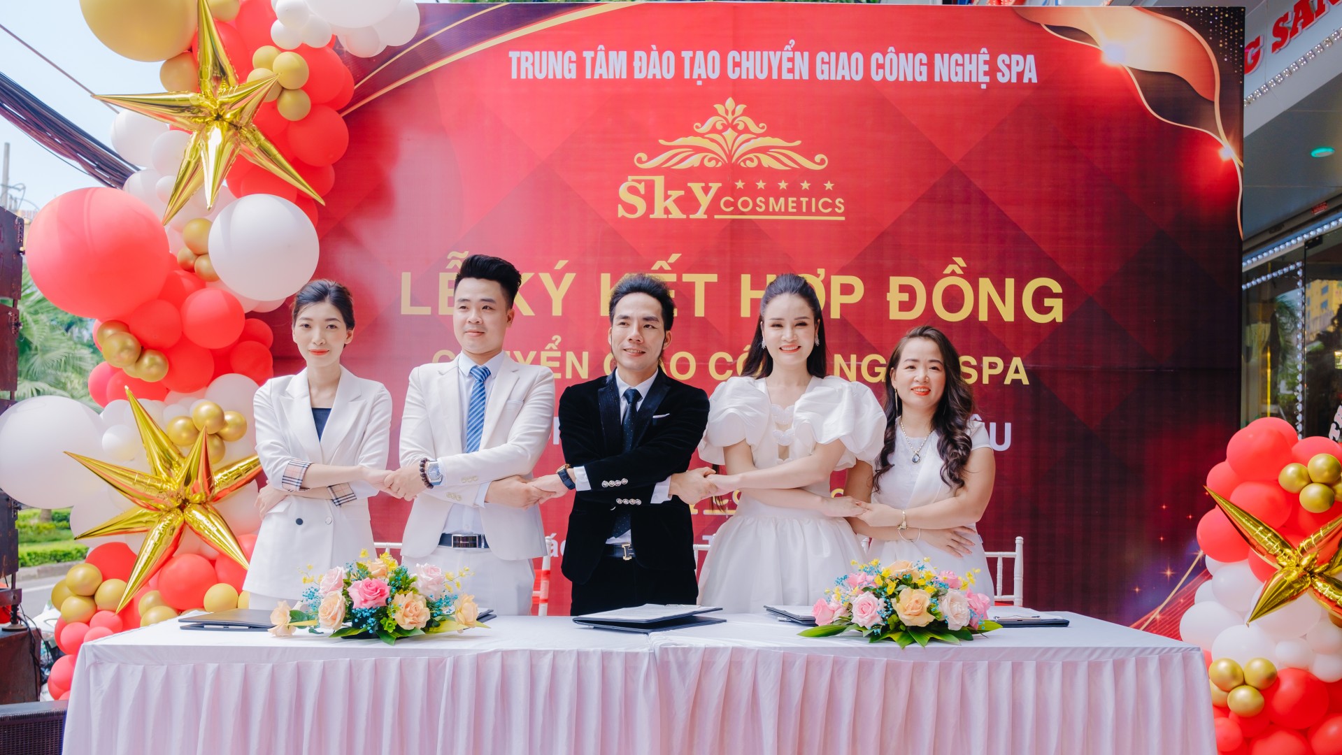 Sky Cosmetics ký kết chuyển giao công nghệ và nhượng quyền thương hiệu