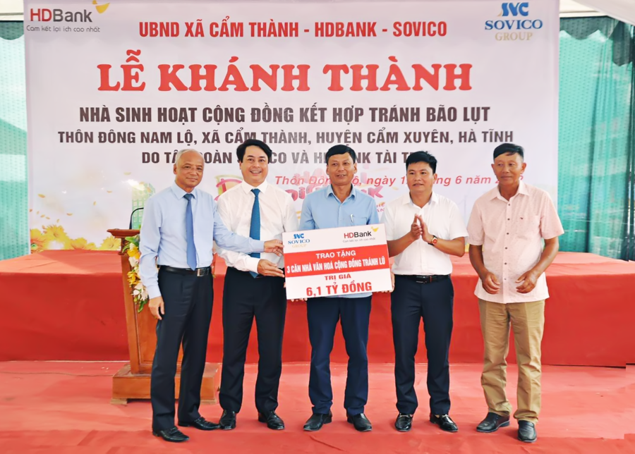 HDBank tặng 3 nhà cộng đồng tránh lũ trị giá 6,1 tỷ đồng cho Hà Tĩnh