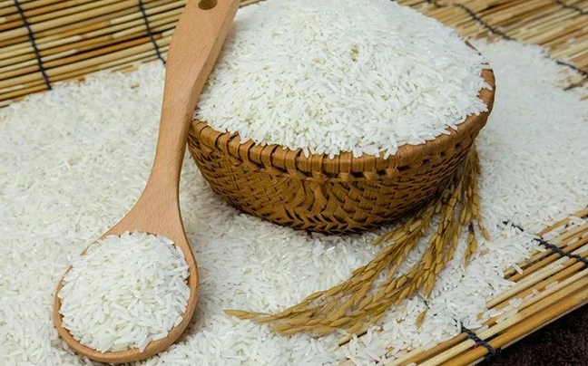 Giá lúa gạo hôm nay 30/7/2022: Giá gạo 5 % tấm giảm còn 413 USD/tấn