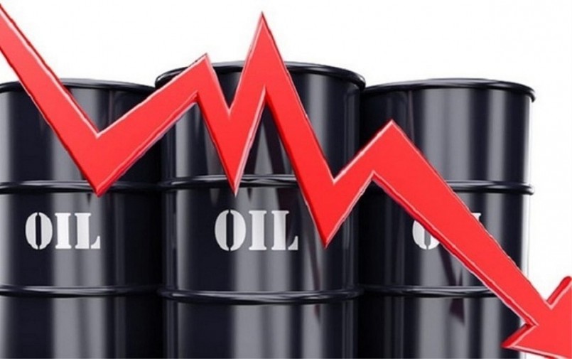 Giá xăng dầu hôm nay 3/8/2022: Tiếp tục lao dốc
