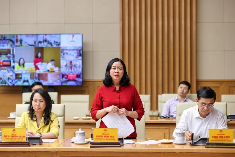 Bí thư Trung ương Đảng, Trưởng Ban Dân vận Trung ương Bùi Thị Minh Hoài phát biểu tại cuộc họp. Ảnh: VGP
