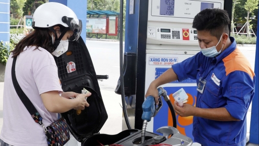 Giảm 10% thuế nhập khẩu ưu đãi mặt hàng xăng
