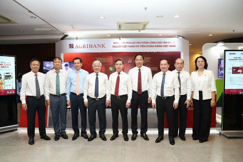 Agribank tiên phong trong Cuộc vận động “Người Việt Nam ưu tiên dùng hàng Việt Nam”