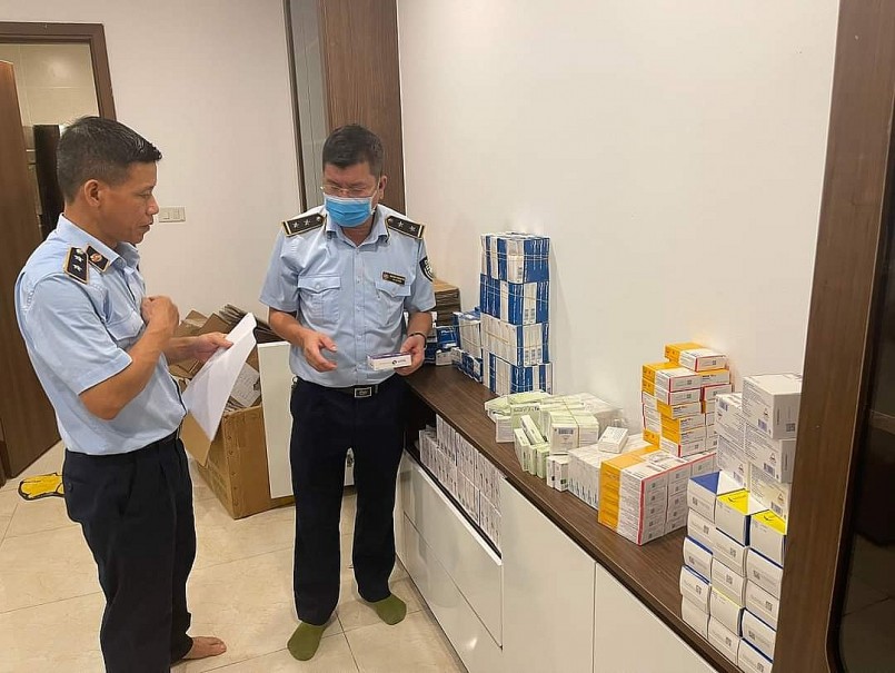 Phát hiện kho thuốc tây bất hợp pháp tại căn hộ chung cư cao cấp ở Hà Nội