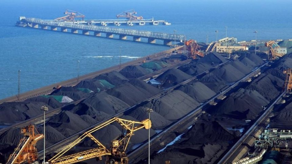 Việt Nam tăng tốc nhập khẩu than để phục vụ sản xuất
