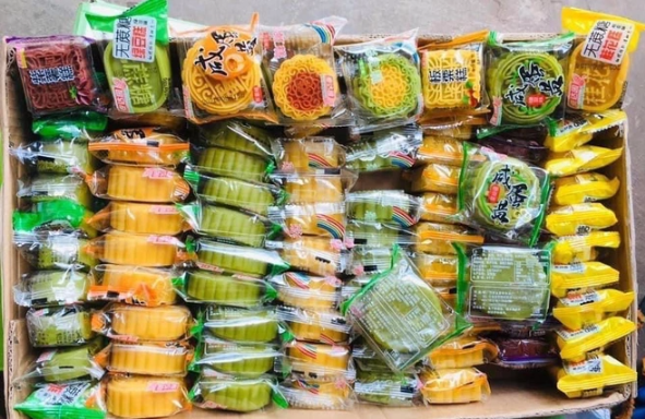 Hà Nội: Thu giữ gần 11.000 bánh Trung thu trôi nổi giá rẻ