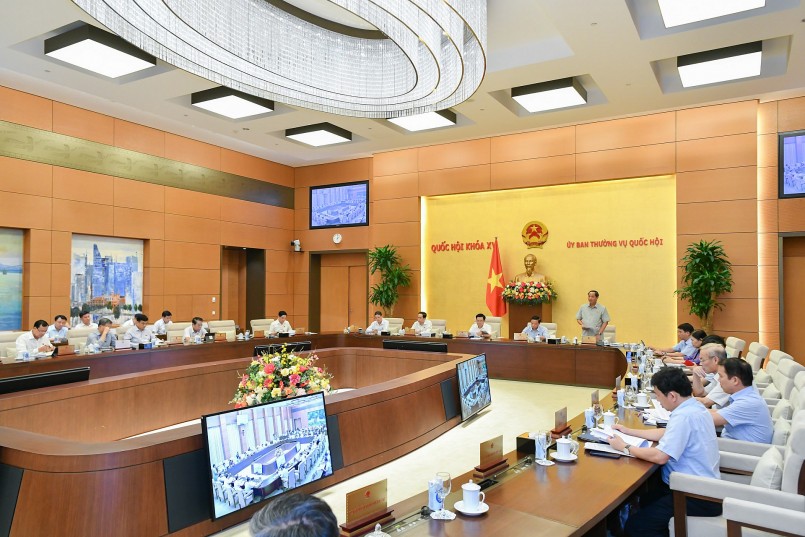 hượng tướng Trần Quang Phương - Phó Chủ tịch Quốc hội điều hành Phiên họp.
