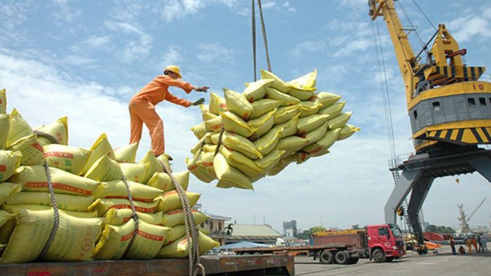 Xuất khẩu gạo cán mốc gần 2 tỷ USD