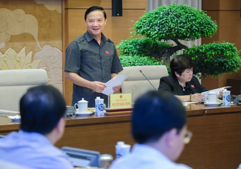 Phó Chủ tịch Quốc hội Nguyễn Khắc Định - Trưởng Đoàn giám sát phát biểu
