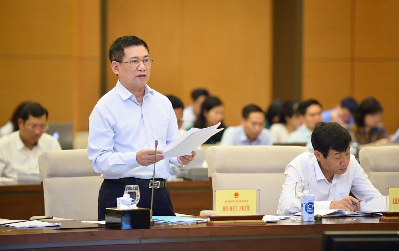 Bộ trưởng Bộ Tài chính Hồ Đức Phớc trình bày Báo cáo về việc thực hiện chính sách pháp luật về thực hành tiết kiệm, chống lãng phí giai đoạn 2016-2021.