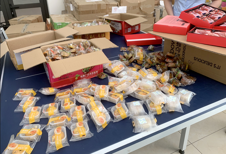Hà Nội: Thu giữ hàng nghìn bánh Trung thu trôi nổi