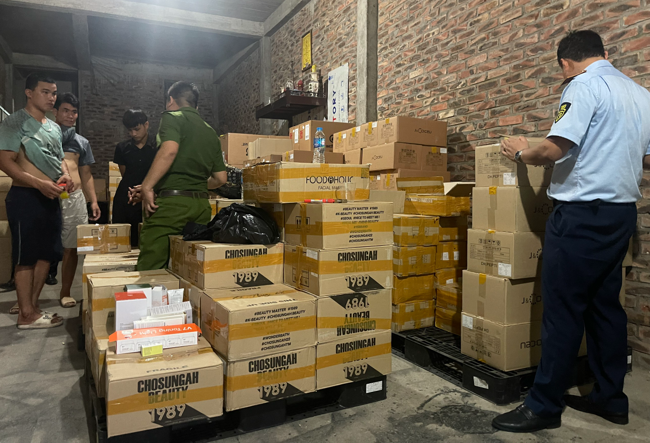 Bắc Ninh: Phát hiện hơn 40.000 sản phẩm mỹ phẩm có dấu hiệu nhập lậu