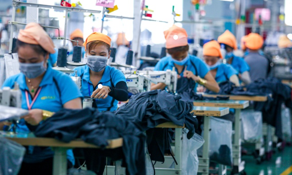 Việt Nam xuất siêu 2,42 tỷ USD trong tháng 8