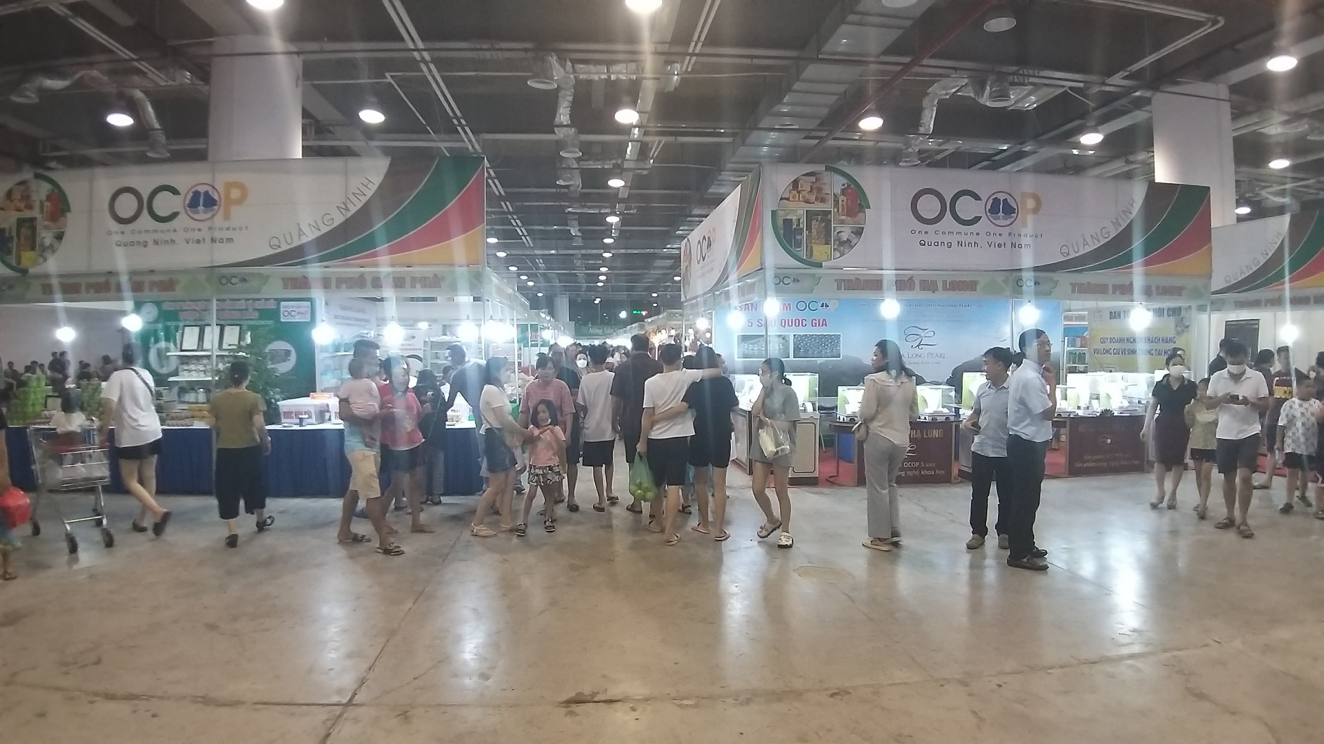 Khai mạc hội chợ OCOP Khu vực phía Bắc - Quảng Ninh 2022