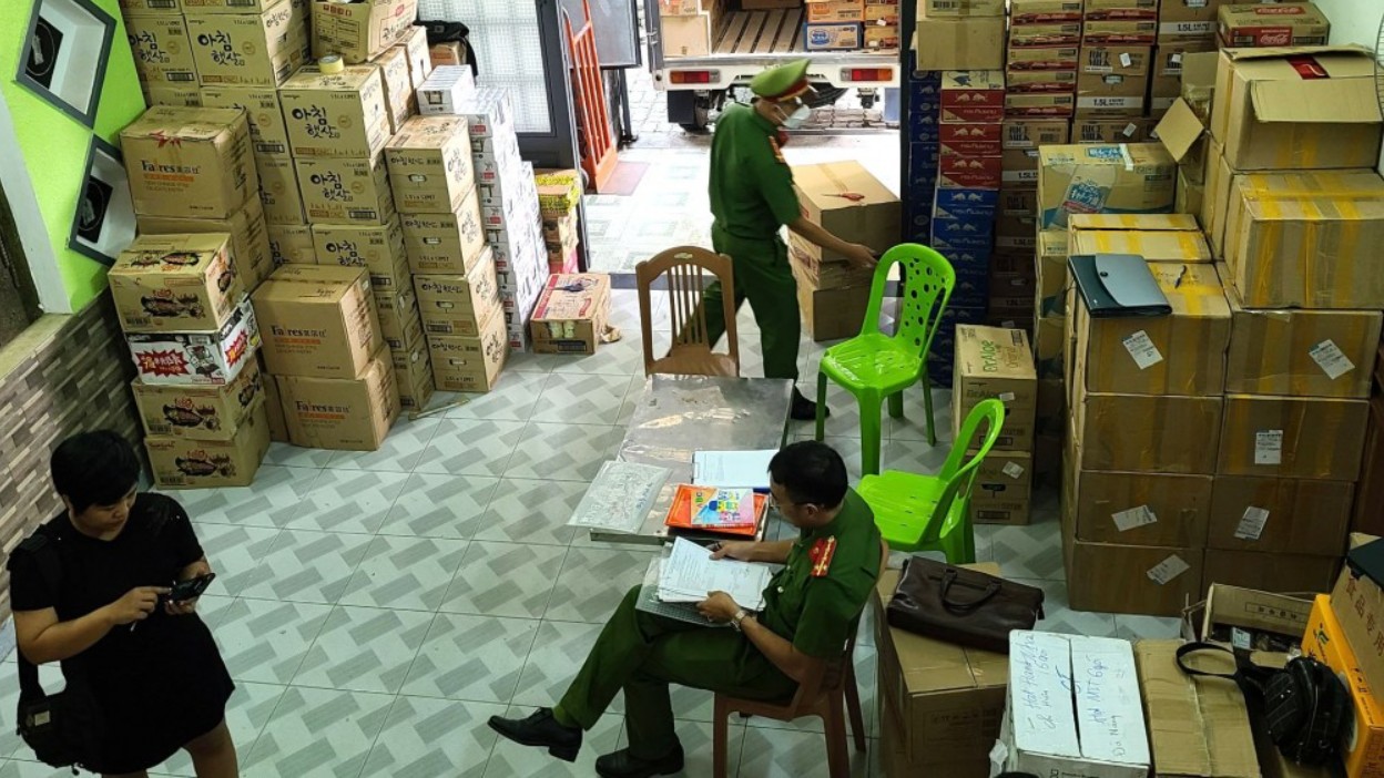 Đà Nẵng: Tạm giữ gần 5.000 sản phẩm bánh trung thu và kẹo không rõ xuất xứ