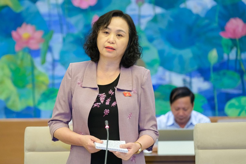 Phó Chủ tịch Hội đồng Dân tộc của Quốc hội Cao Thị Xuân, thành viên Đoàn giám sát của Quốc hội về việc thực hiện chính sách, pháp luật về thực hành tiết kiệm, chống lãng phí phát biểu tại buổi làm việc với Bộ Y tế.