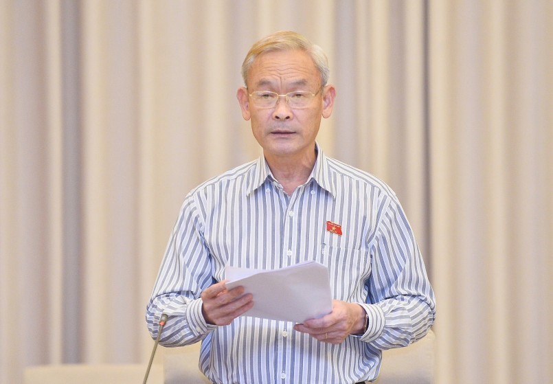 Chủ nhiệm Ủy ban Tài chính – Ngân sách Nguyễn Phú Cường tại phiên họp