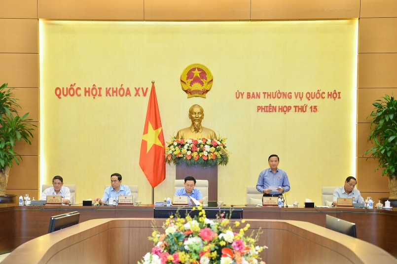 Phó Chủ tịch Quốc hội Nguyễn Khắc Định phát biểu kết luận phiên họp
