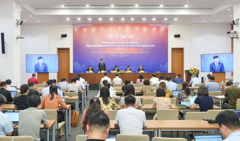 Họp báo về Diễn đàn Kinh tế - Xã hội Việt Nam 2022: Củng cố nền tảng kinh tế vĩ mô, thúc đẩy phục hồi và phát triển bền vững 
