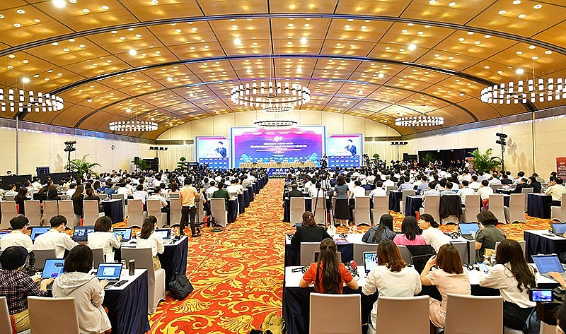 Khai mạc Diễn đàn Kinh tế - Xã hội Việt Nam 2022: Củng cố nền tảng kinh tế vĩ mô, thúc đẩy phục hồi và phát triển bền vững