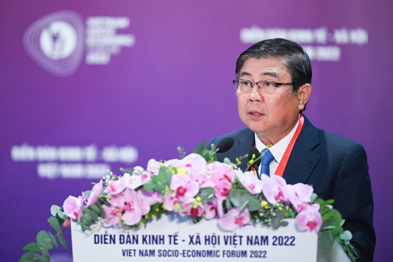 Phó Trưởng ban Kinh tế Trung ương Nguyễn Thành Phong phát biểu kết luận Phiên thảo luận chuyên đề 1