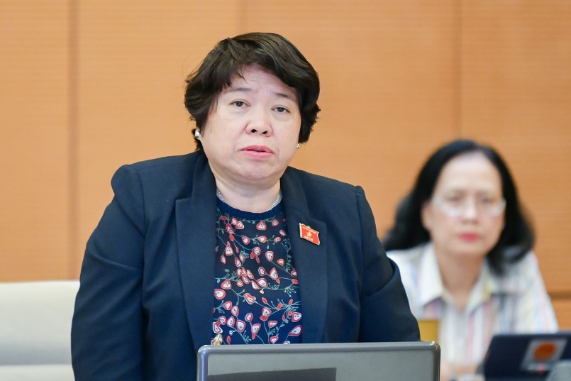 Chủ nhiệm Ủy ban Xã hội của Quốc hội Nguyễn Thúy Anh phát biểu tại Phiên họp.