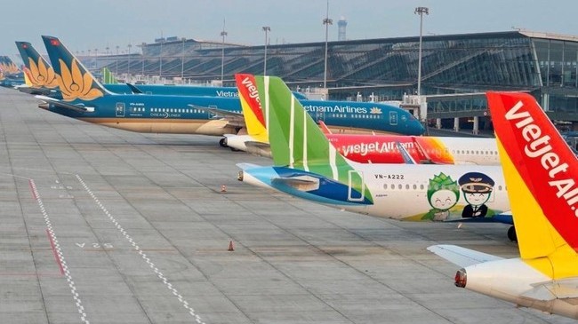 Hàng trăm chuyến bay bị hủy do bão Noru, gồm những chuyến nào?