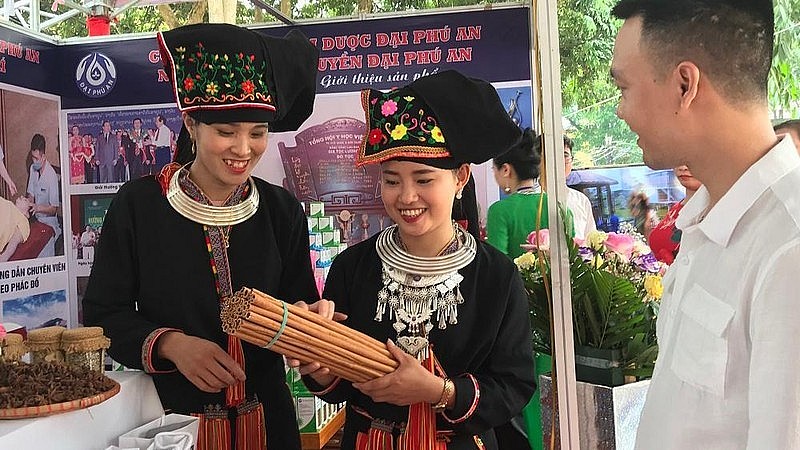 Tái hiện một số nghi lễ văn hóa truyền thống của người Dao tại Lễ hội Quế Văn Yên 2022