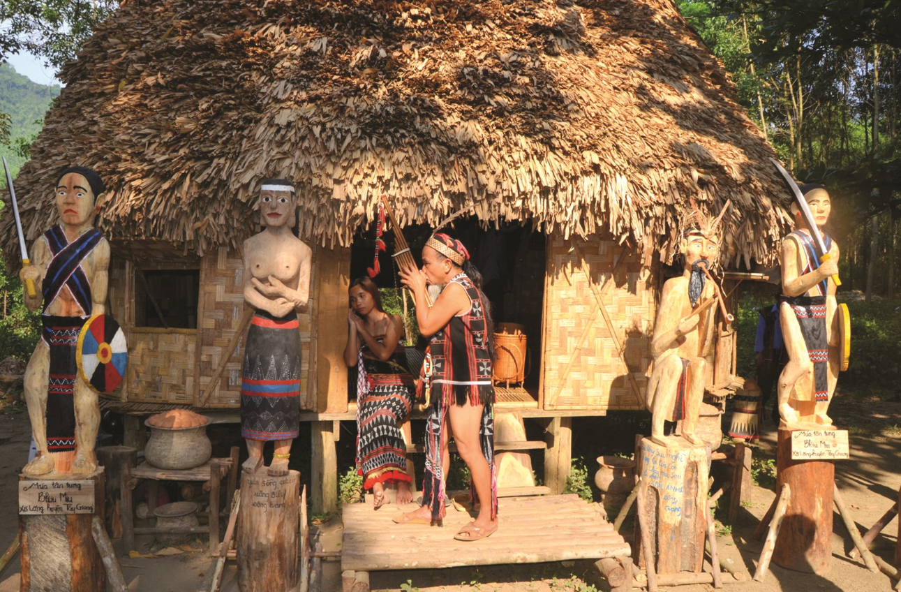 Đà Nẵng: Gìn giữ, bảo tồn và phát huy giá trị văn hóa dân tộc Cơ Tu