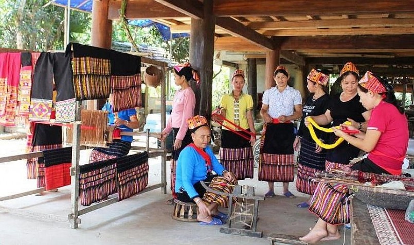 Nghệ An: Gìn giữ, bảo tồn nghề dệt thổ cẩm gắn với du lịch cộng đồng
