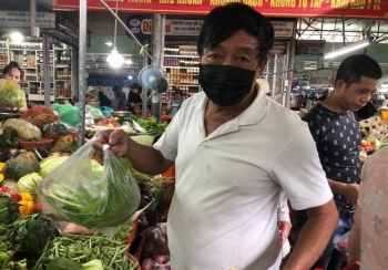 Đà Nẵng: Sau lũ lịch sử, giá rau xanh tại các chợ tăng mạnh