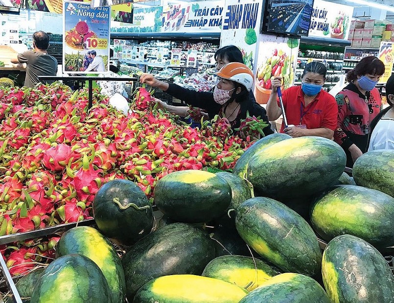 Những tháng cuối năm, tình hình xuất khẩu trái cây, rau củ quả sang thị trường Trung Quốc gặp khó khăn. 