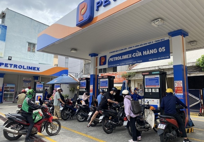 Bộ Công Thương đề nghị Bộ Tài chính và Ngân hàng Nhà nước Việt Nam sớm có những chính sách, hỗ trợ tạo điều kiện cho doanh nghiệp kinh doanh xăng dầu.