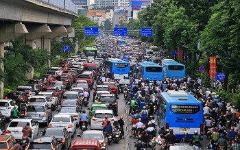Thu phí ô tô vào nội đô, biện pháp cưỡng bức không thể giải quyết hạ tầng giao thông hạn chế