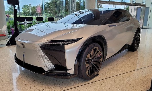 Lexus LF-Z thuần điện lần đầu xuất hiện tại Triển lãm ô tô Việt Nam 2022
