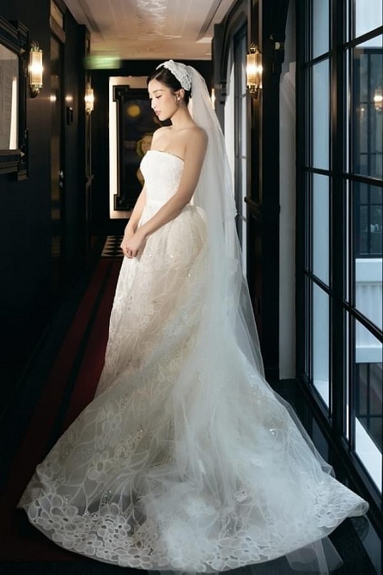 Hình ảnh Đỗ Mỹ Linh trong váy cưới