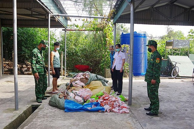 Quảng Ninh liên tiếp bắt giữ thực phẩm không rõ nguồn gốc, xuất xứ