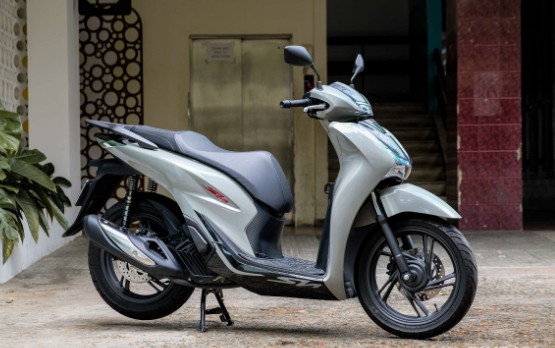 Giá xe máy Honda SH 2022 ngày cuối tháng tăng mạnh