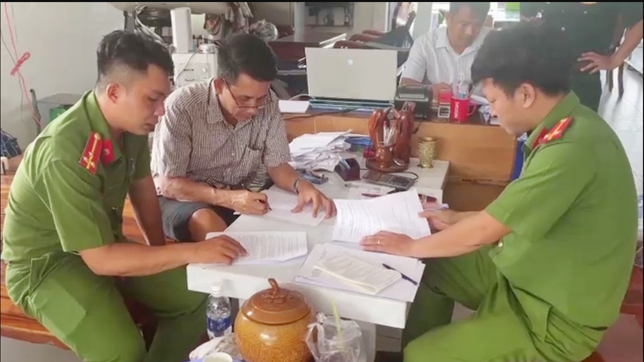 An Giang: Thu giữ 100 bao đường cát nhập lậu khu vực biên giới