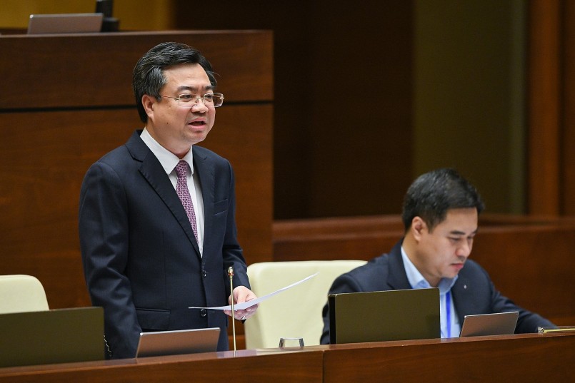 Bộ trưởng Nguyễn Thanh Nghị trả lời chất vấn về quản lý thị trường bất động sản.