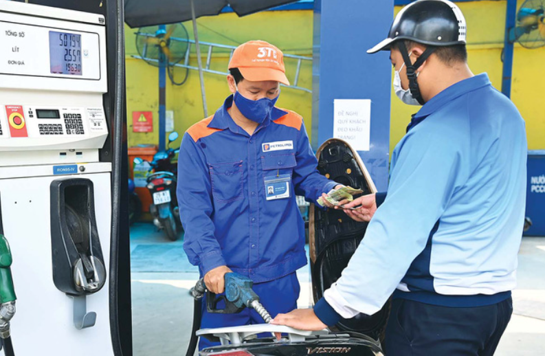 Bộ Tài chính xin ý kiến Bộ Công thương về điều chỉnh chi phí đưa xăng dầu về Việt Nam