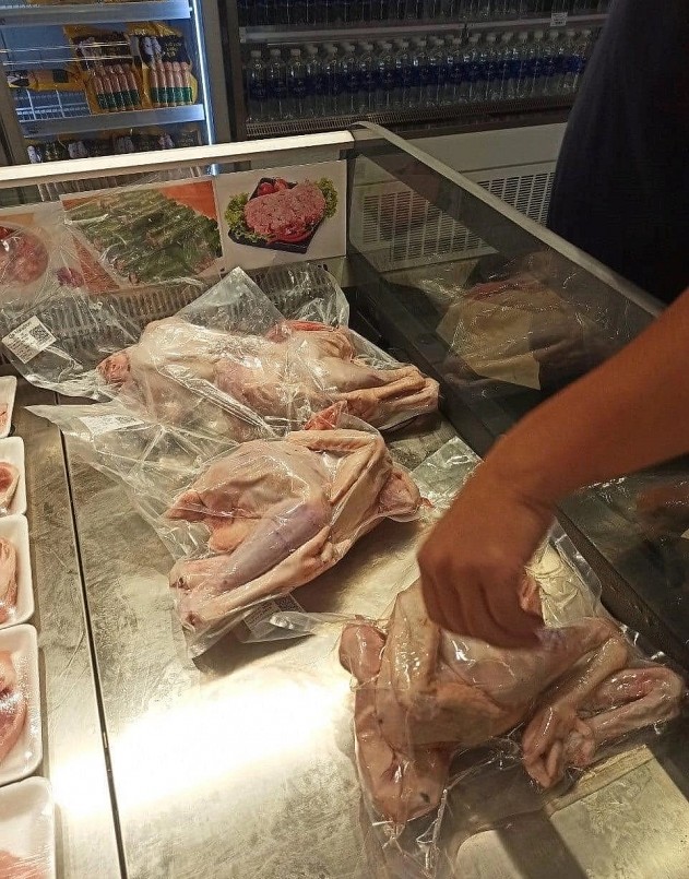 Sản phẩm thịt gà ăn chuối đi bộ đang được bán thử nghiệm.