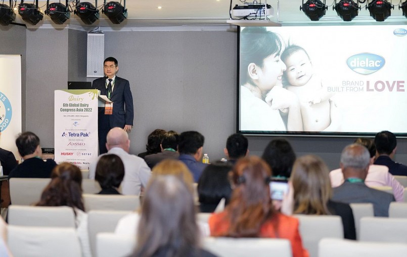  Ông Nguyễn Quang Trí, Giám đốc điều hành Marketing Vinamilk chia sẻ câu chuyện về thương hiệu Dielac tại Hội nghị sữa châu Á vừa diễn ra tại Singapore cuối tháng 10/2022.
