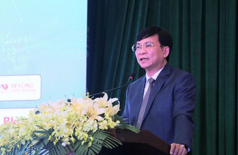 Chủ tịch tỉnh Đắk Nông phát biểu tại buổi lễ.   Ả