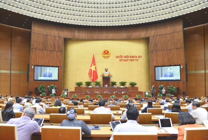  Chủ nhiệm Ủy ban Pháp luật Hoàng Thanh Tùng trình bày Báo cáo giải trình, tiếp thu, chỉnh lý dự thảo Nghị quyết về phân bổ ngân sách trung ương năm 2023